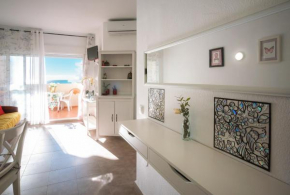 Apartamento con terraza y piscina - Todoholiday